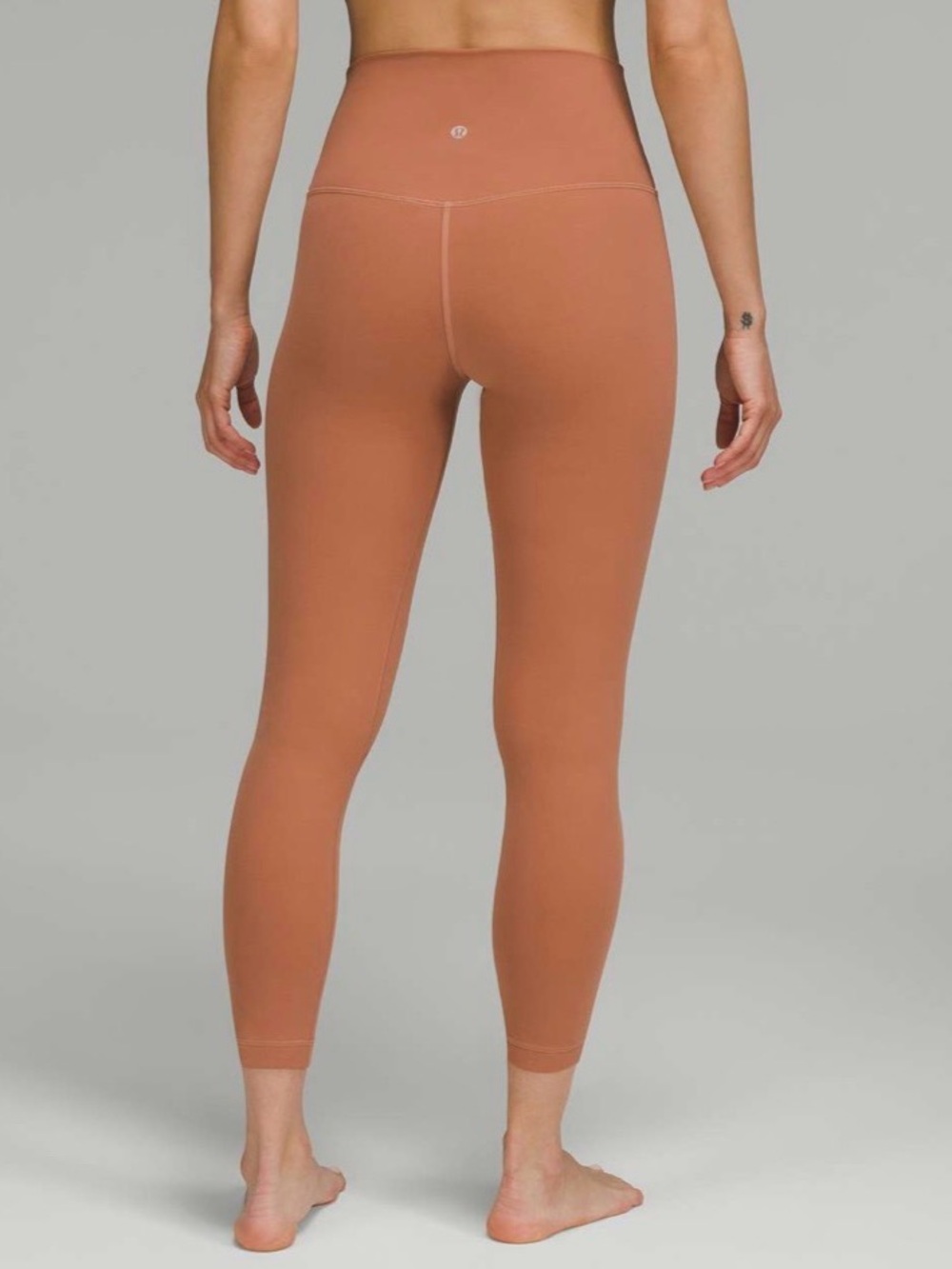 LULULEMON • Align High-Rise legging Pant 25"
Dusty Clay size 4 double lined